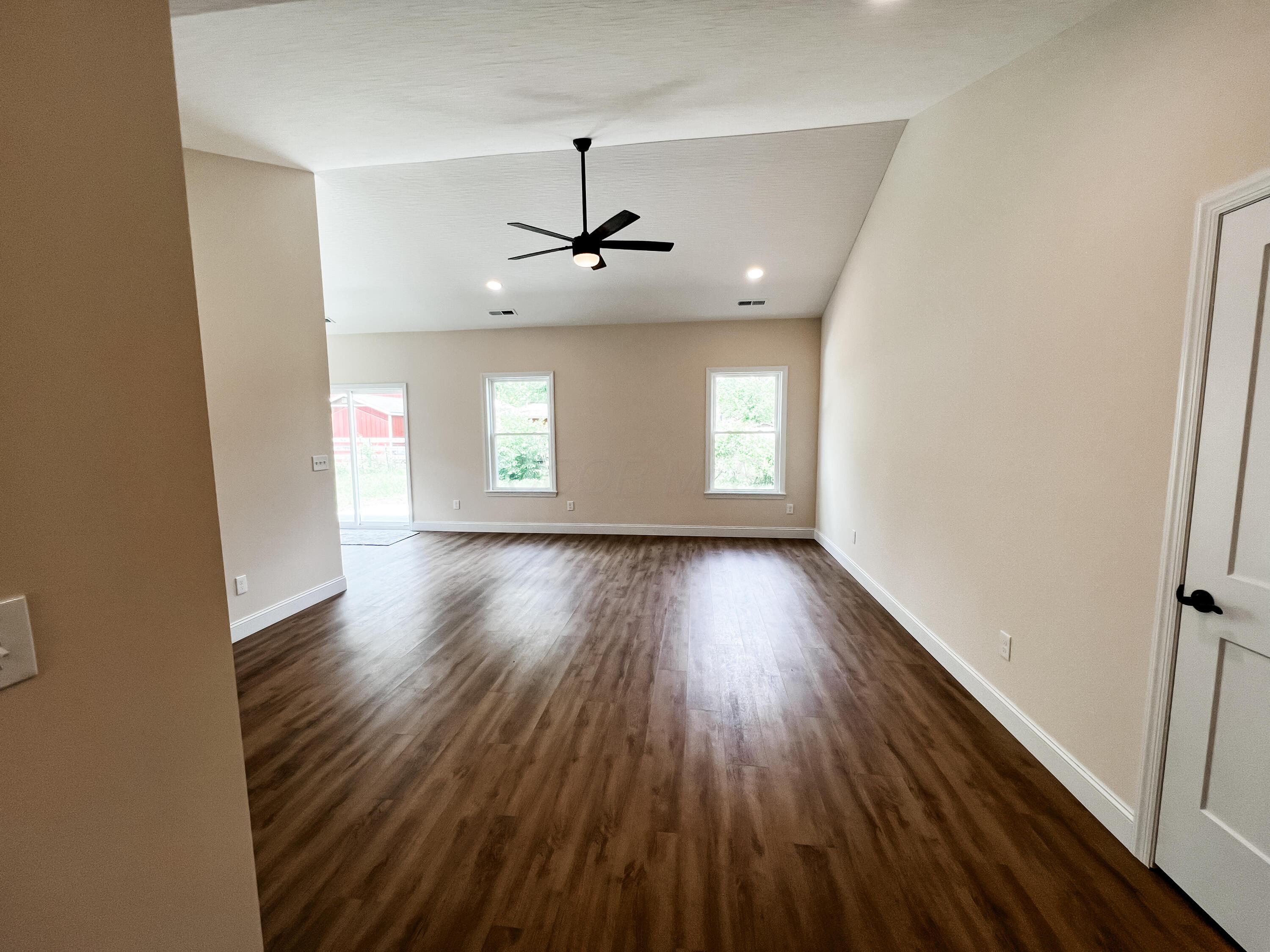 13541 Queen Road, Thornville, Ohio image 4