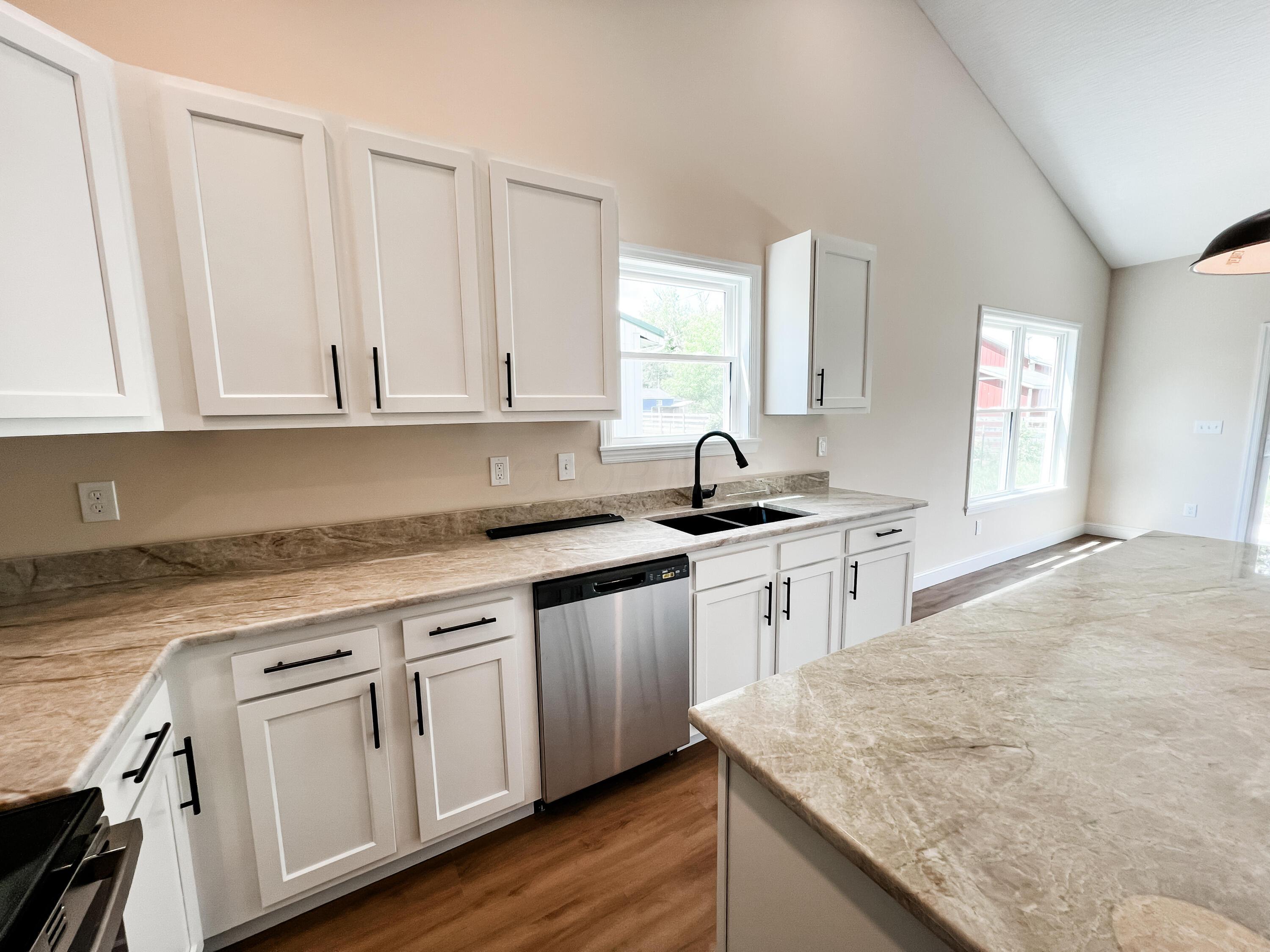 13541 Queen Road, Thornville, Ohio image 10