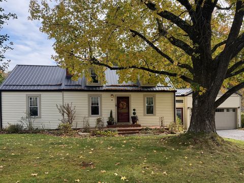 Photo of 37 Euclid Drive, Athens, OH 45701 (MLS # 226006119)