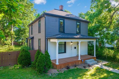 Photo of 1612 Aberdeen Avenue, Columbus, OH 43211 (MLS # 226018223)