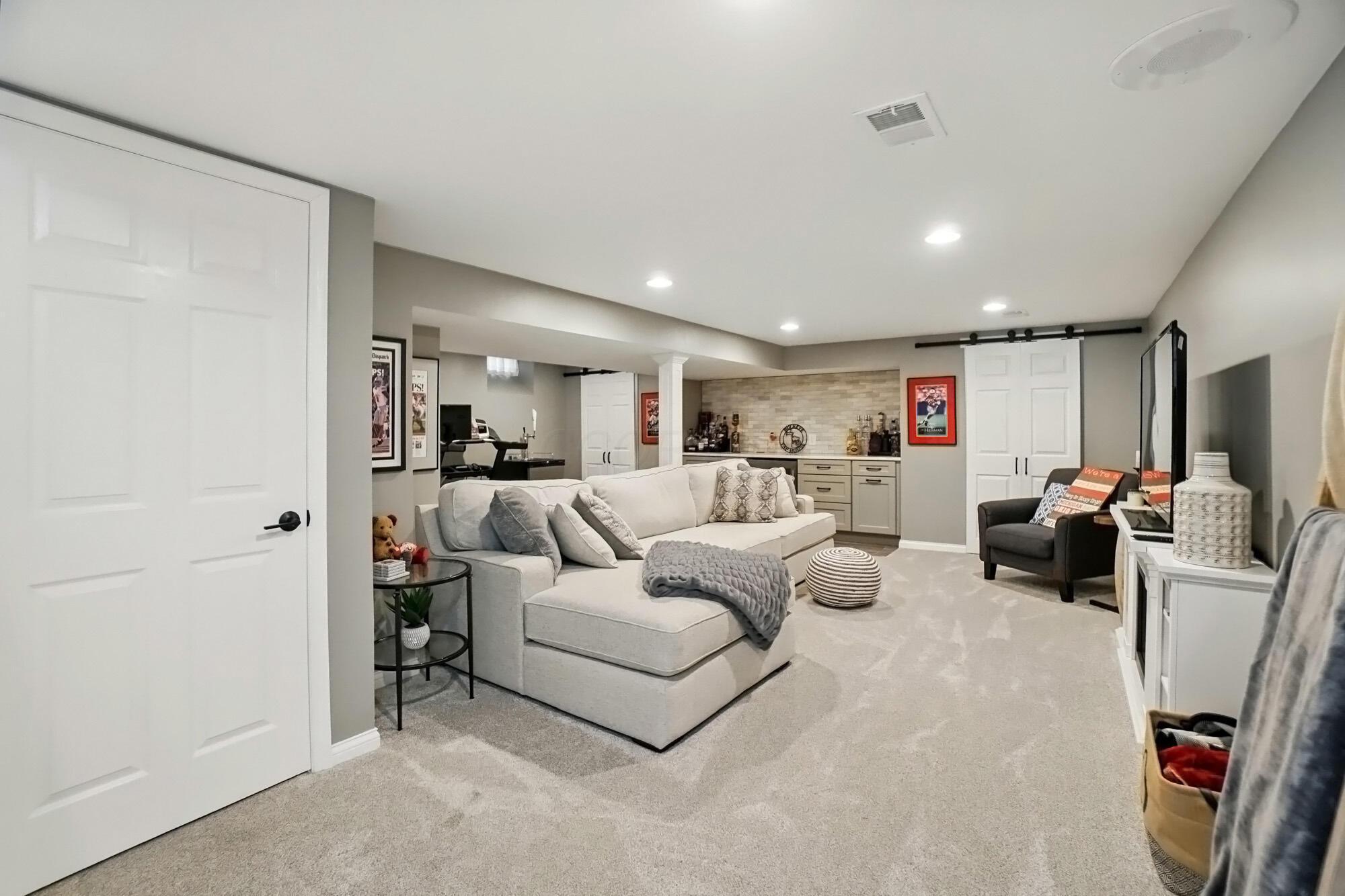 1085 Bryan Drive, Westerville, Ohio image 45