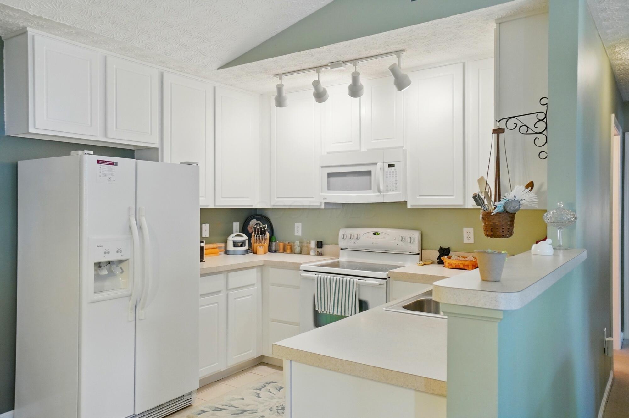 7950 Chapel Stone Road, Blacklick, Ohio image 16