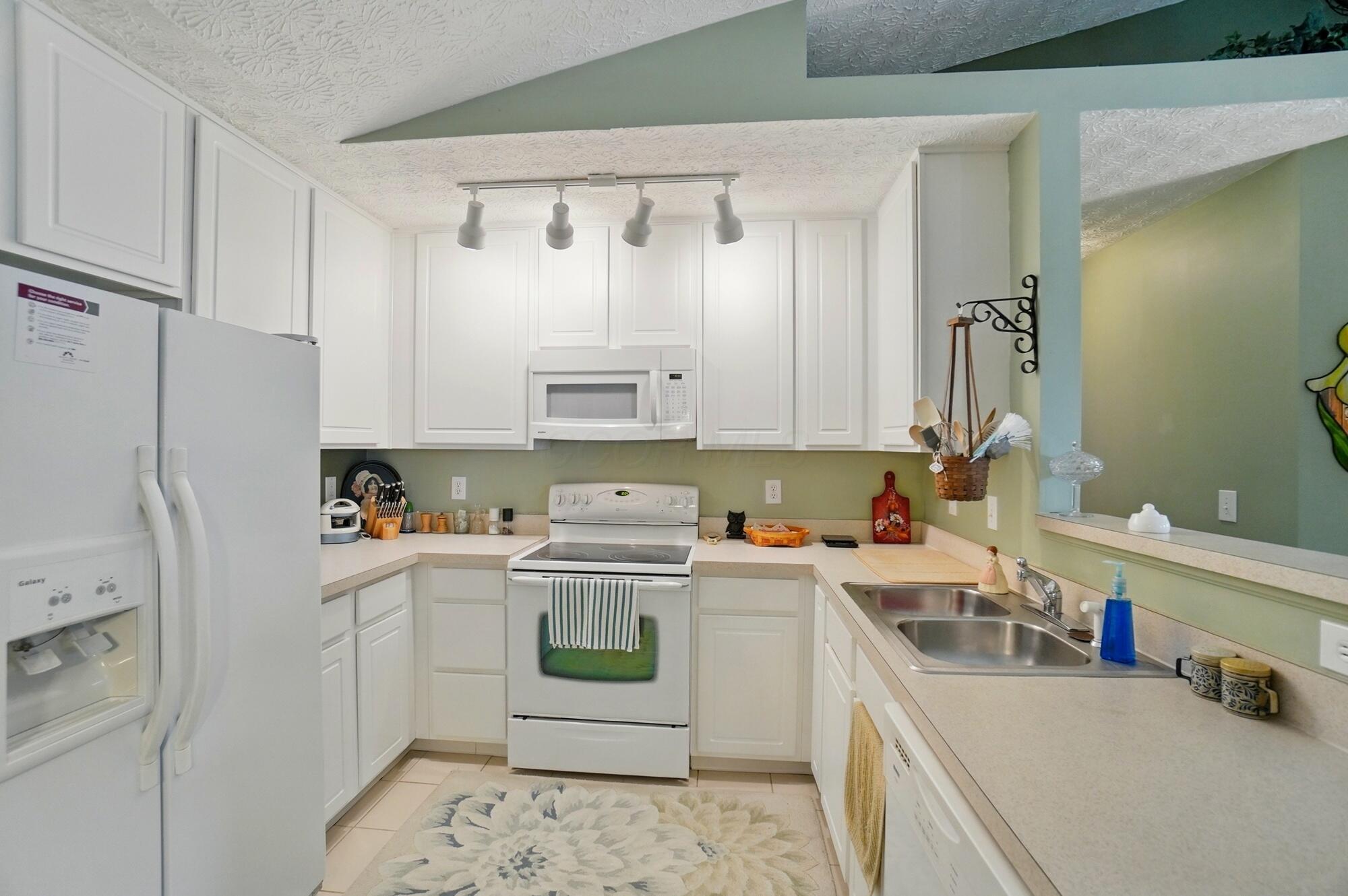 7950 Chapel Stone Road, Blacklick, Ohio image 17