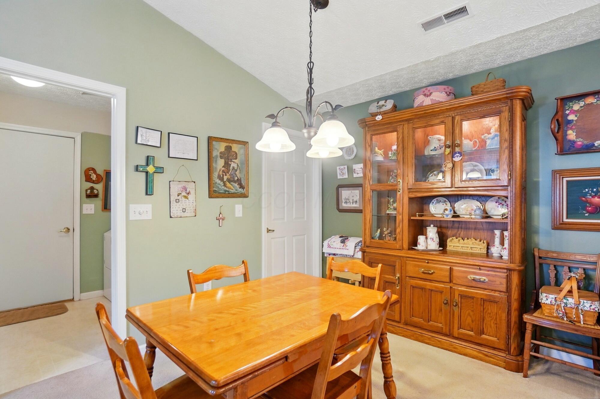 7950 Chapel Stone Road, Blacklick, Ohio image 13