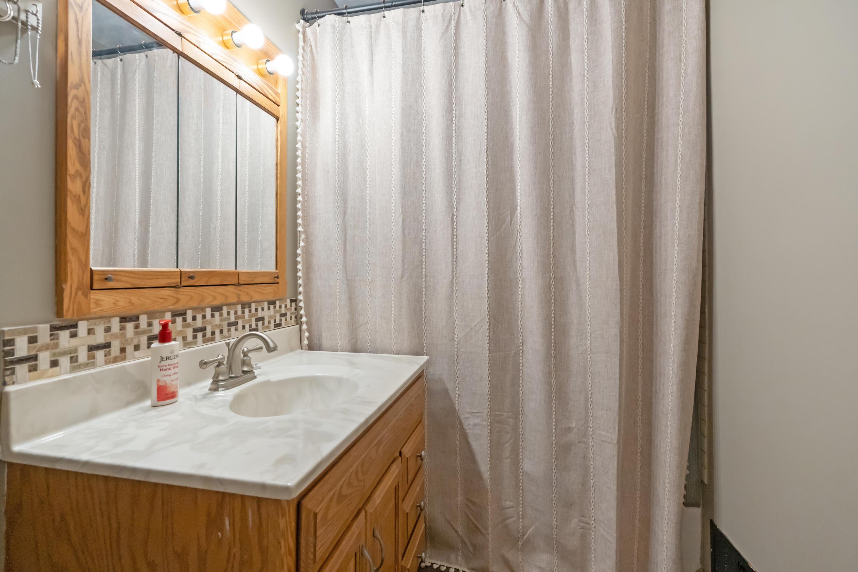 905 S Myrtle Avenue, Willard, Ohio image 21