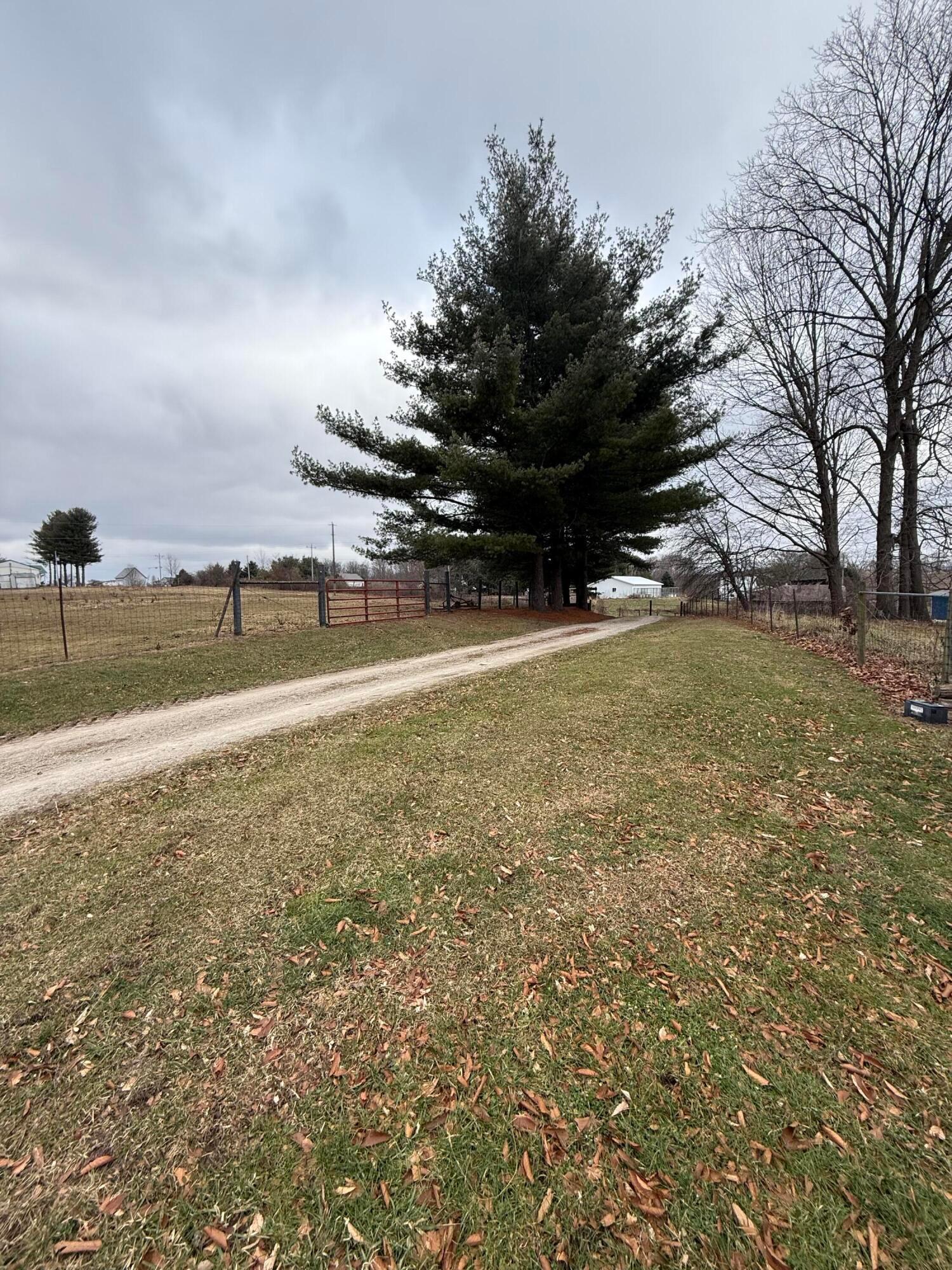 3379 Van Winkle Road, Frazeysburg, Ohio image 1