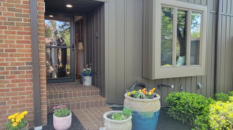 Tiny photo for 135 Glen Circle, Worthington, OH 43085 (MLS # 226013130)