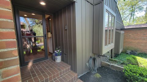 Tiny photo for 135 Glen Circle, Worthington, OH 43085 (MLS # 226013130)