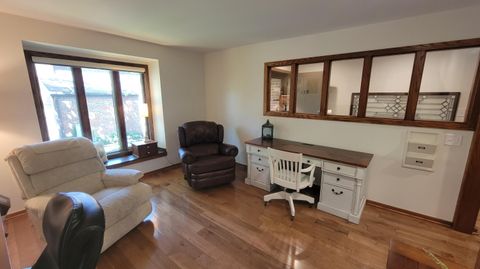 Tiny photo for 135 Glen Circle, Worthington, OH 43085 (MLS # 226013130)