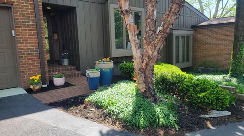 Tiny photo for 135 Glen Circle, Worthington, OH 43085 (MLS # 226013130)