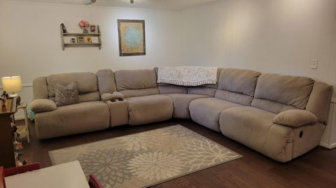 Tiny photo for 135 Glen Circle, Worthington, OH 43085 (MLS # 226013130)