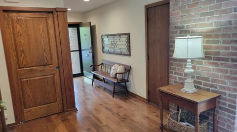 Tiny photo for 135 Glen Circle, Worthington, OH 43085 (MLS # 226013130)