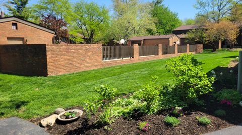 Tiny photo for 135 Glen Circle, Worthington, OH 43085 (MLS # 226013130)