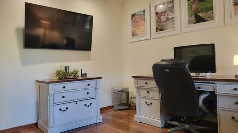 Tiny photo for 135 Glen Circle, Worthington, OH 43085 (MLS # 226013130)