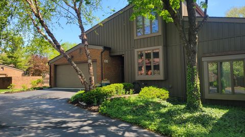 Photo of 135 Glen Circle, Worthington, OH 43085 (MLS # 226013130)