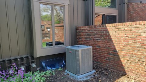 Tiny photo for 135 Glen Circle, Worthington, OH 43085 (MLS # 226013130)