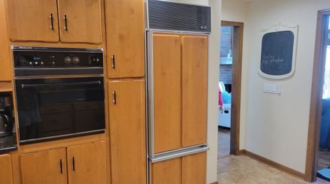 Tiny photo for 135 Glen Circle, Worthington, OH 43085 (MLS # 226013130)