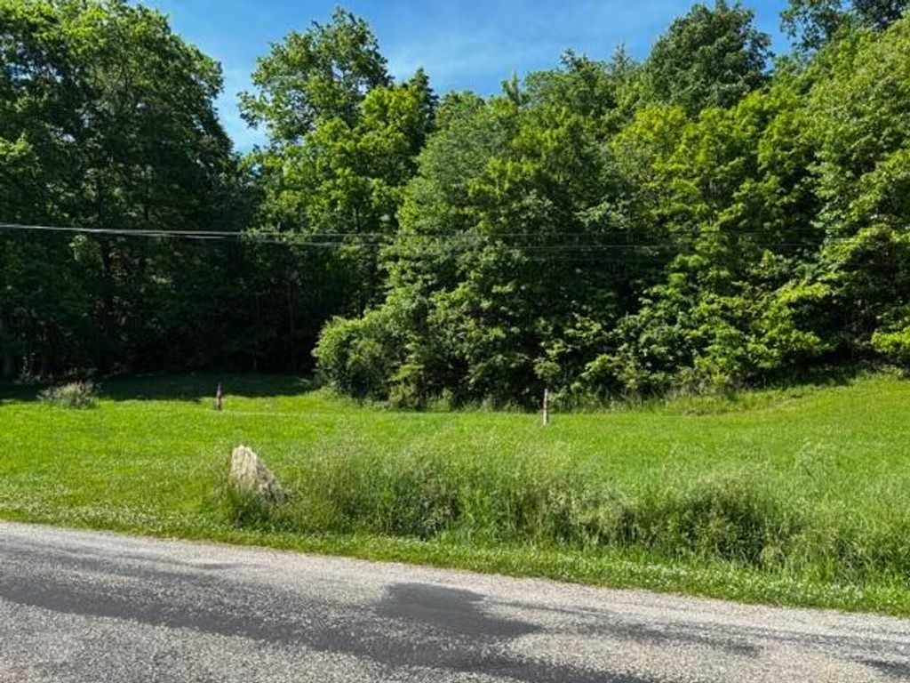 Photo of 5618 Grumms Lane NE, Newark, OH 43055 (MLS # 226020630)