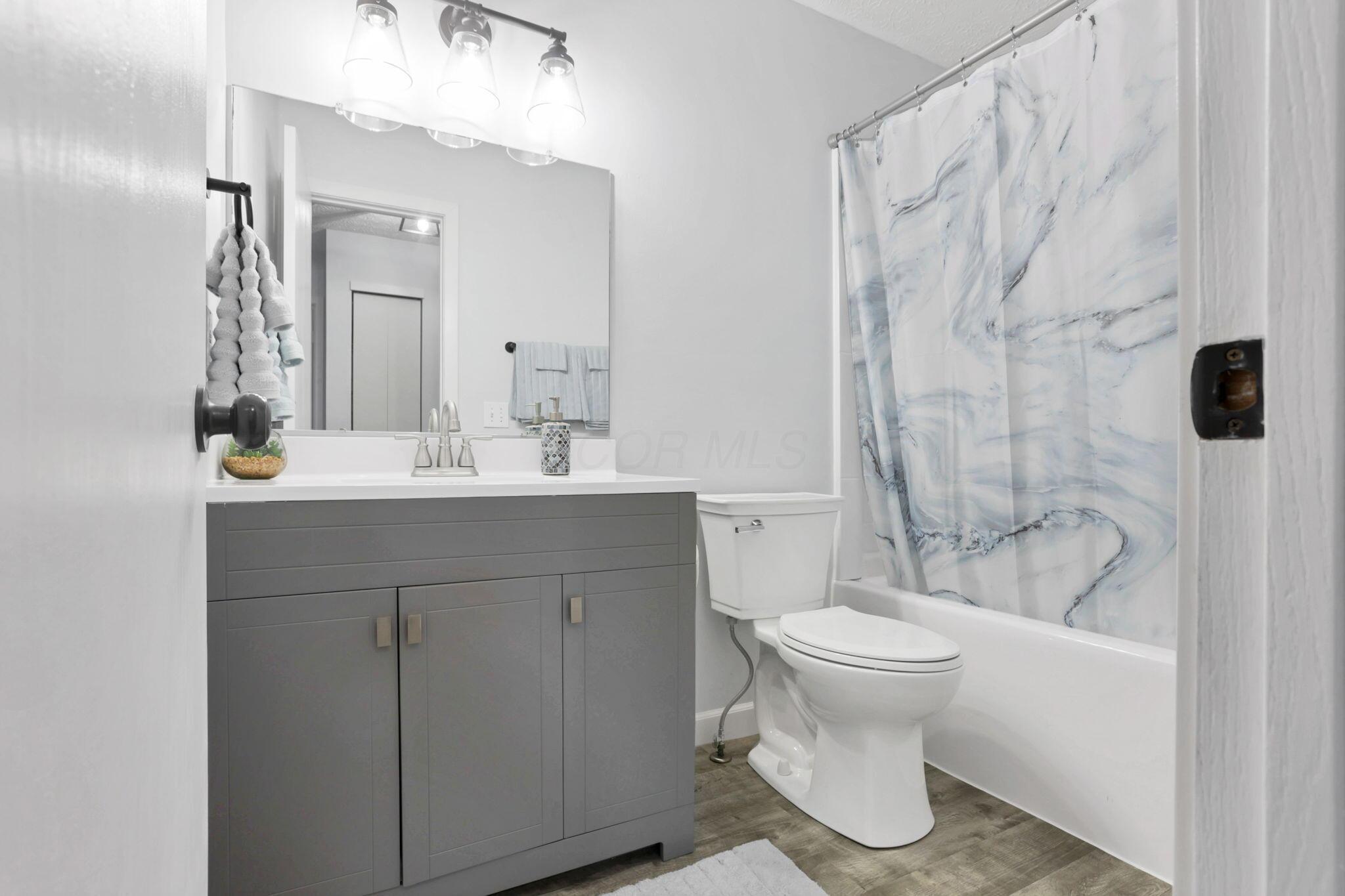 2451 Oakview Lane, Lancaster, Ohio image 24