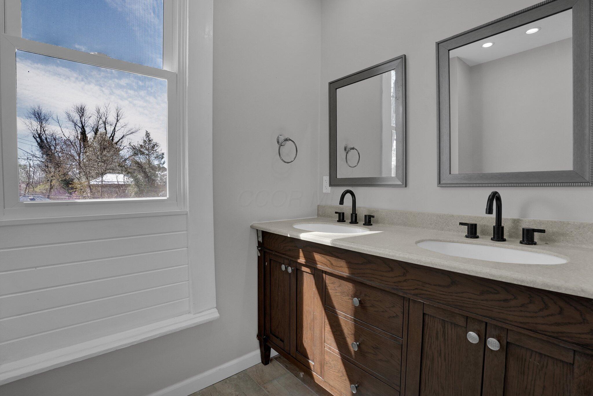 93 W King Avenue, Columbus, Ohio image 42