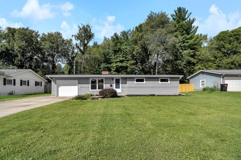 Homes For Sale - 561 Kenwell Dr<br/> Newark, OH 43055