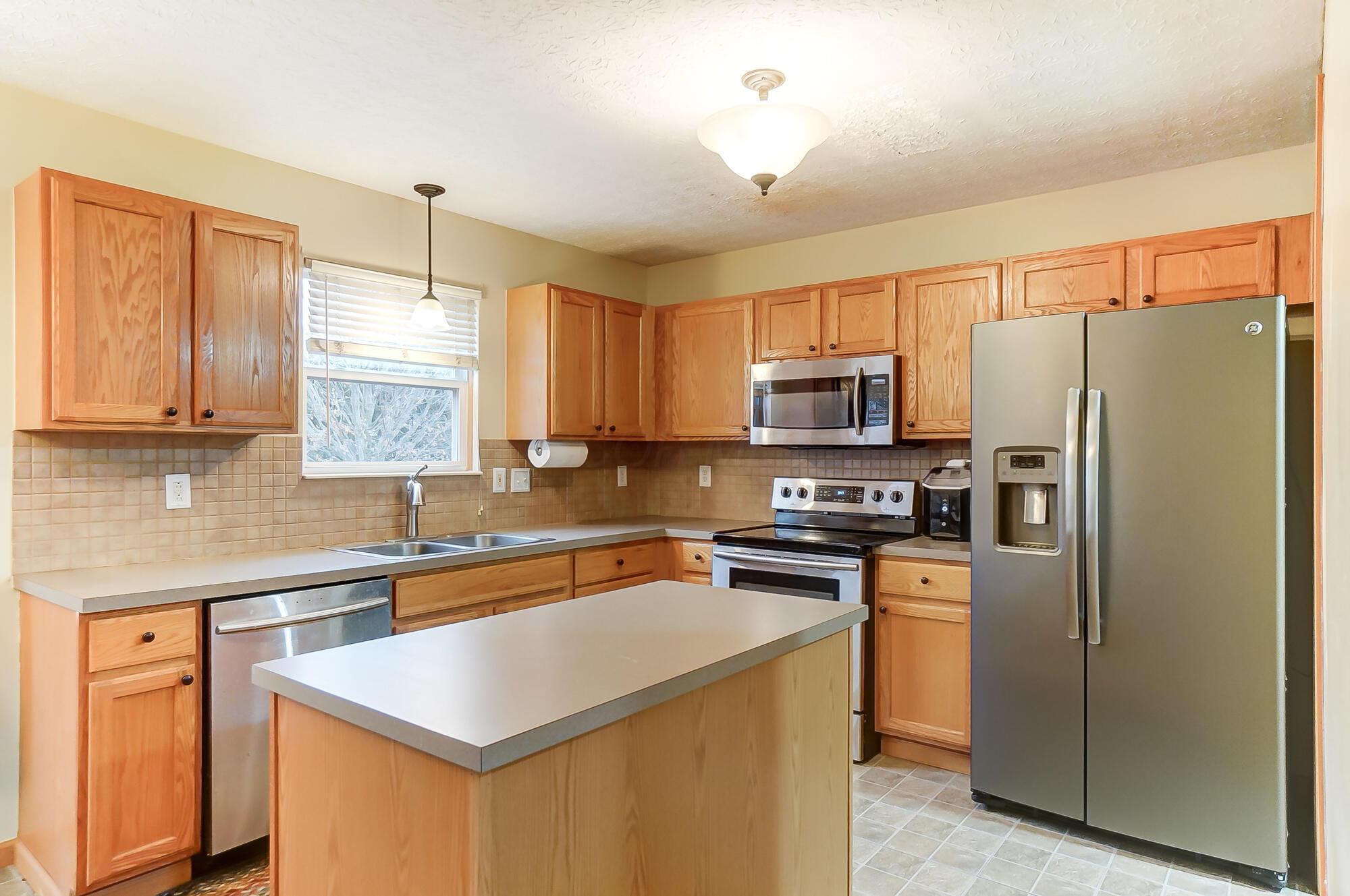 8364 Squad Drive, Galloway, Ohio image 16