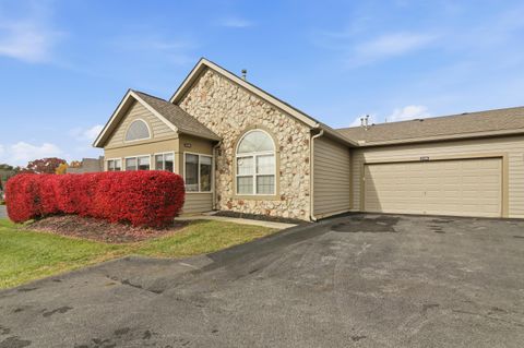 Photo of 2195 William T Circle, Lancaster, OH 43130 (MLS # 225042585)