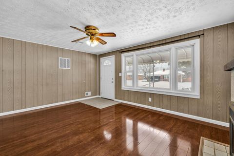 Tiny photo for 4212 Seigman Avenue, Columbus, OH 43213 (MLS # 225044726)