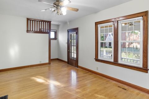 Tiny photo for 44 W Pacemont Road, Columbus, OH 43202 (MLS # 225037585)