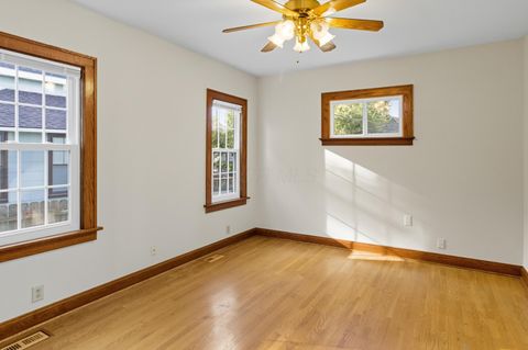 Tiny photo for 44 W Pacemont Road, Columbus, OH 43202 (MLS # 225037585)