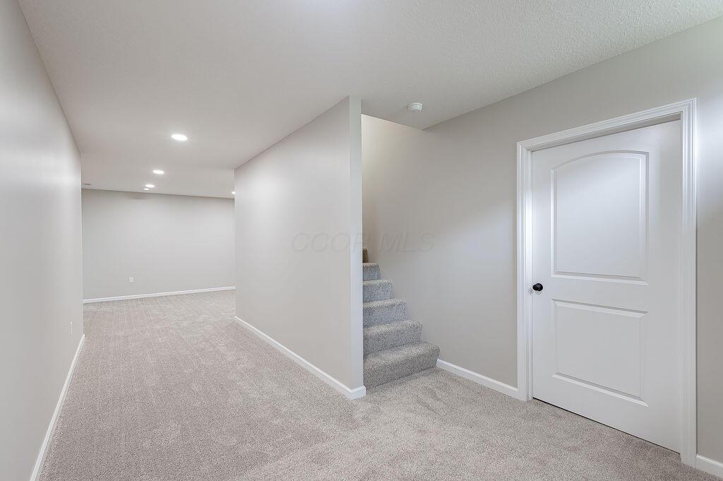 301 Lakeview Heights Drive, Howard, Ohio image 31