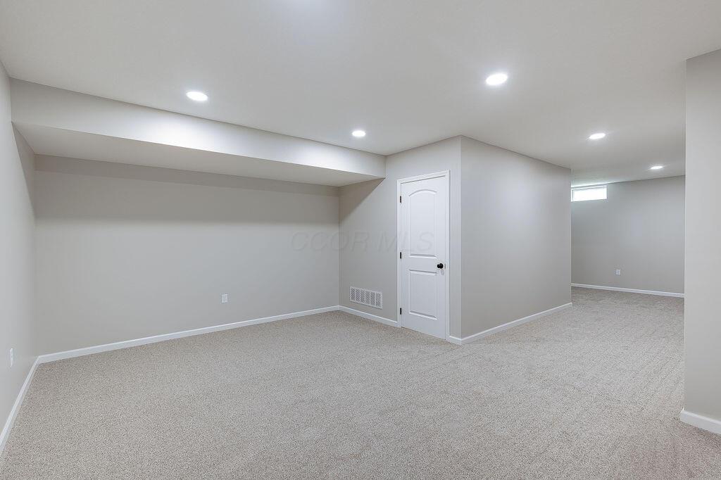 301 Lakeview Heights Drive, Howard, Ohio image 28