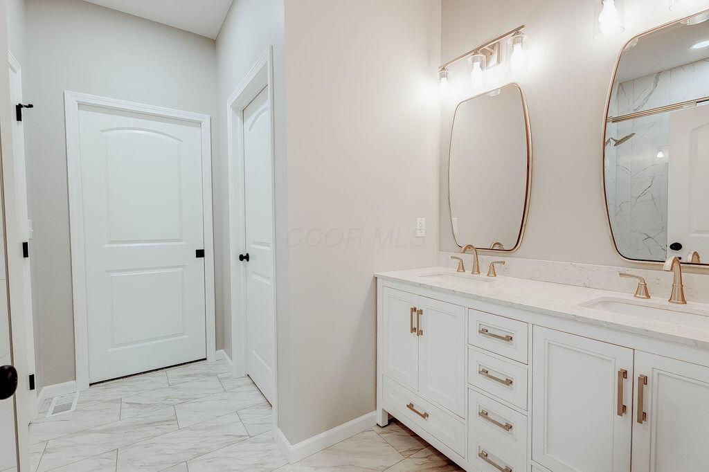 301 Lakeview Heights Drive, Howard, Ohio image 25