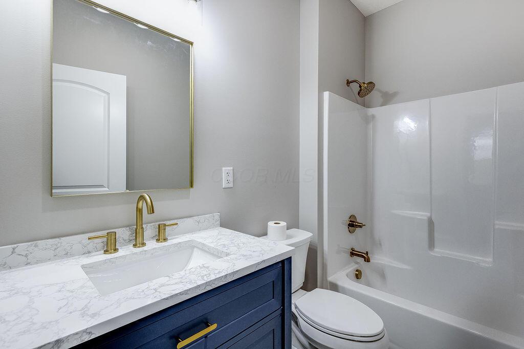 301 Lakeview Heights Drive, Howard, Ohio image 24