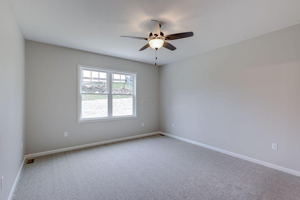 301 Lakeview Heights Drive, Howard, Ohio image 17