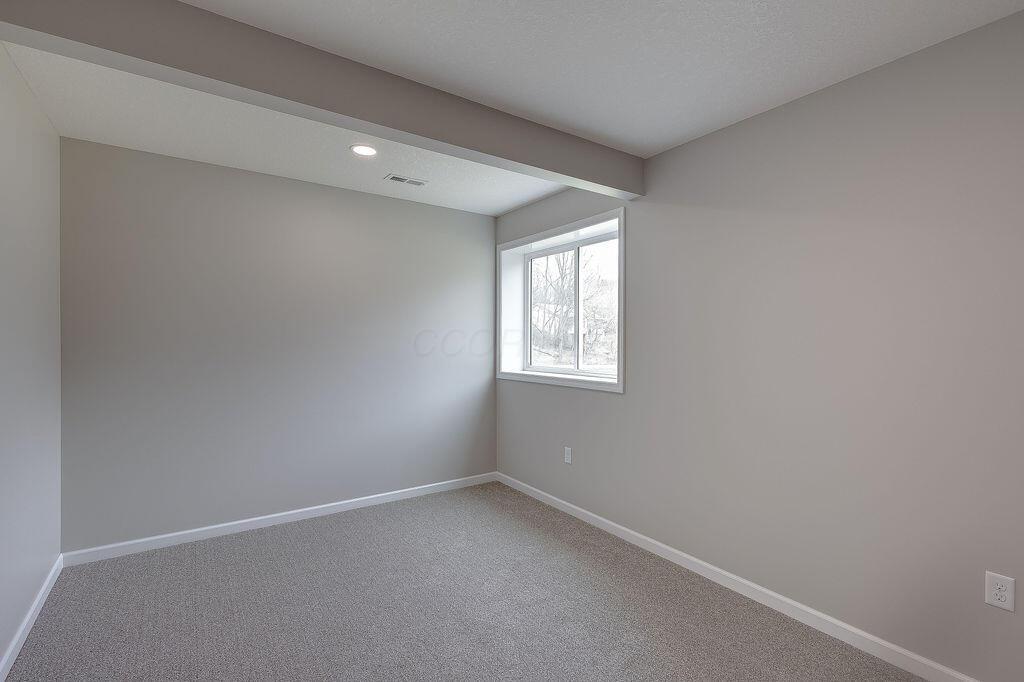 301 Lakeview Heights Drive, Howard, Ohio image 34
