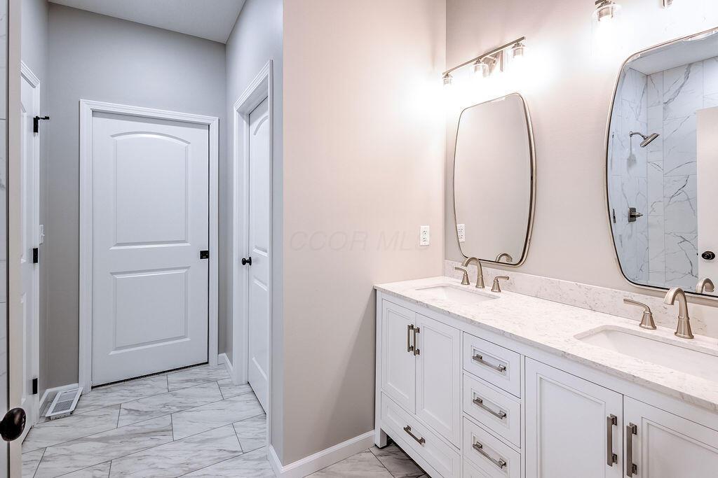 301 Lakeview Heights Drive, Howard, Ohio image 27