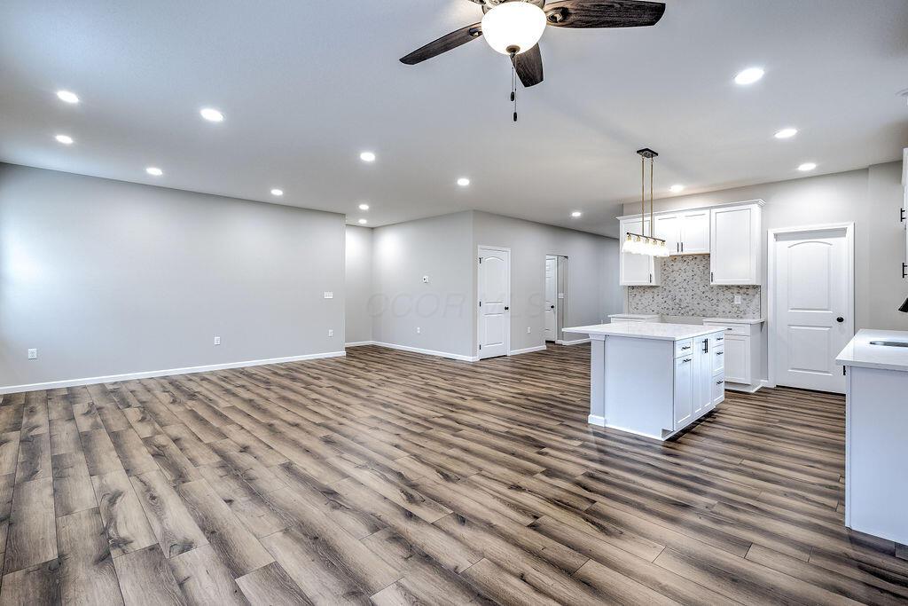 301 Lakeview Heights Drive, Howard, Ohio image 18
