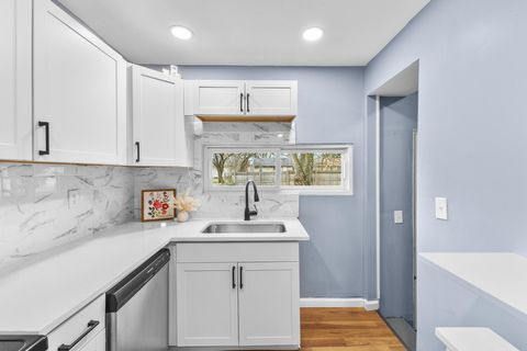 Tiny photo for 2173 Lexington Avenue, Columbus, OH 43211 (MLS # 226014083)