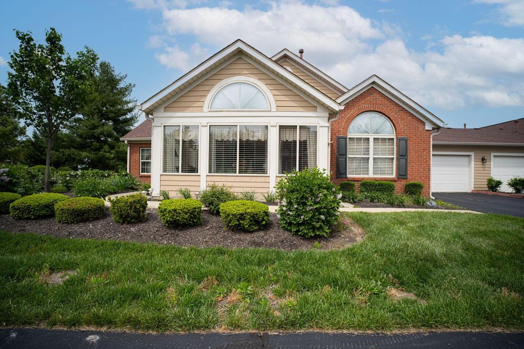 Photo of 4521 Collingwood Pointe Place 2 #2, Columbus, OH 43230 (MLS # 226013323)