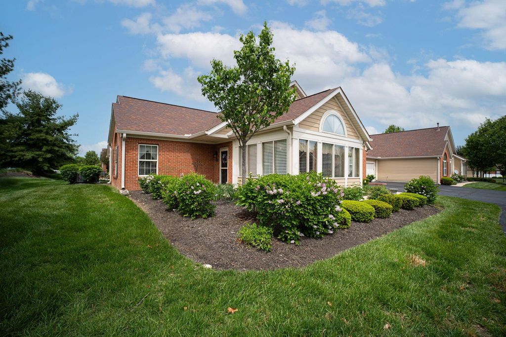 Photo of 4521 Collingwood Pointe Place 2 #2, Columbus, OH 43230 (MLS # 226013323)
