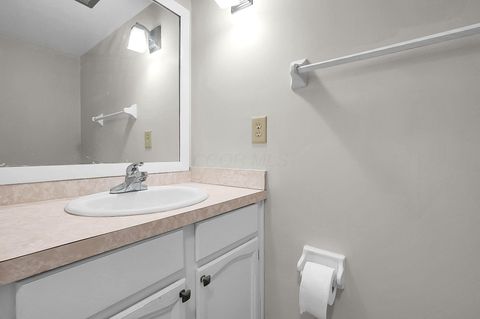 Tiny photo for 2278 Wadsworth Drive D #D, Columbus, OH 43232 (MLS # 226002881)