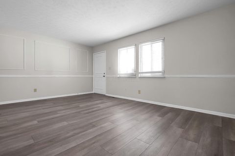 Tiny photo for 2278 Wadsworth Drive D #D, Columbus, OH 43232 (MLS # 226002881)