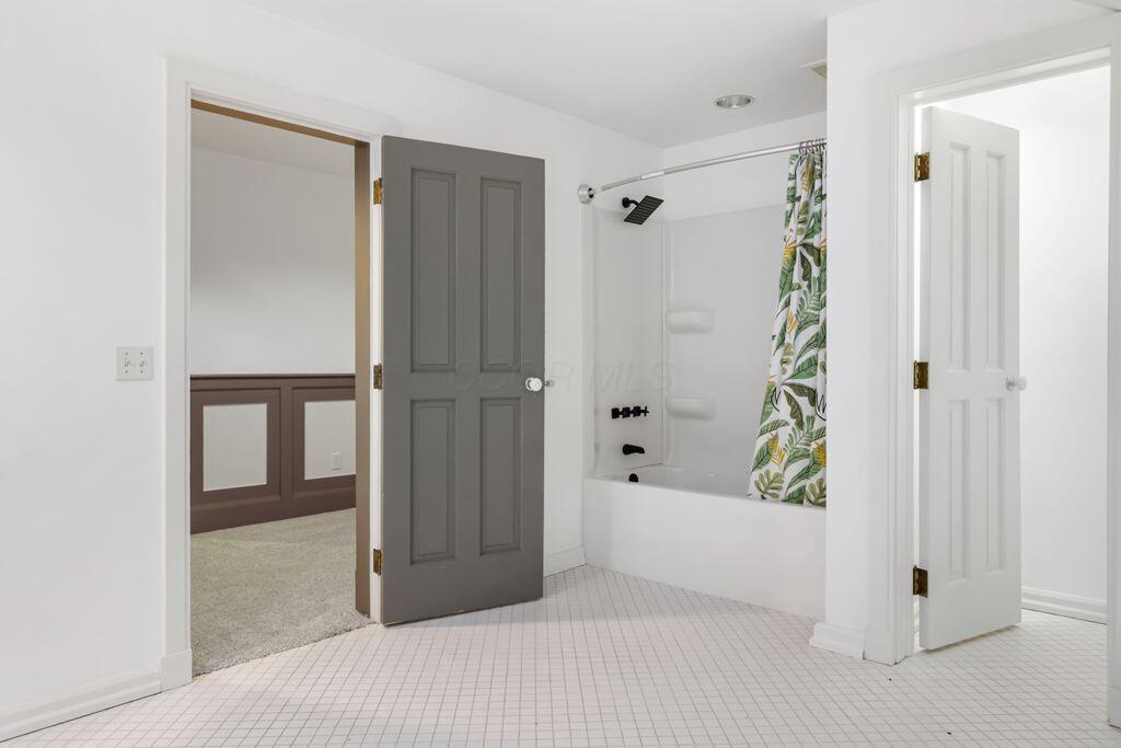 Wooster, Ohio, 44691, United States, 6 Bedrooms Bedrooms, ,9 BathroomsBathrooms,Residential,Active,2052053