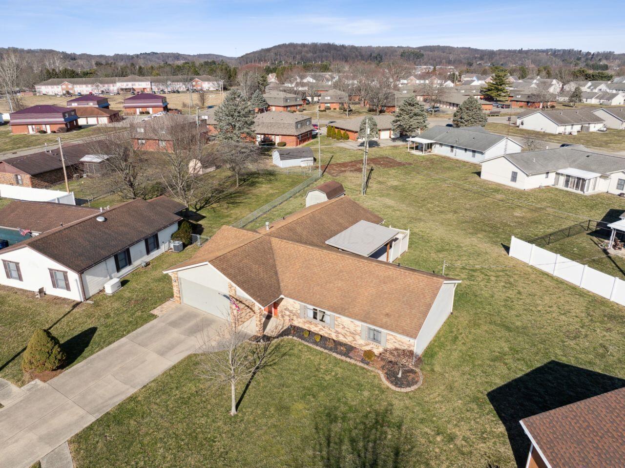 690 Earliglow Court, Newark, Ohio image 4
