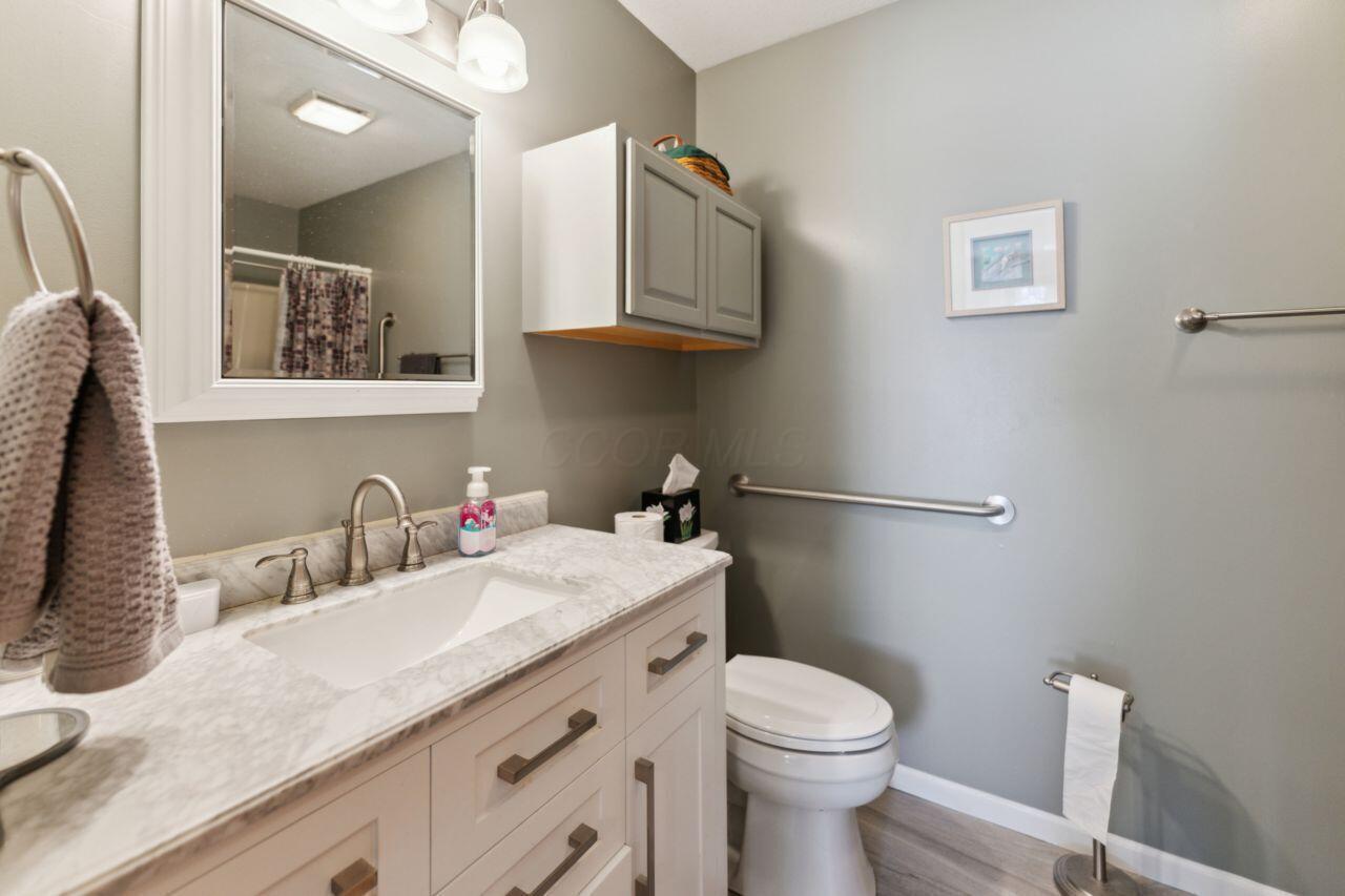 690 Earliglow Court, Newark, Ohio image 22