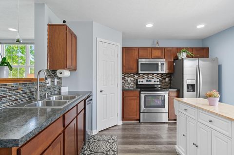 Tiny photo for 5730 Colts Gate Drive 43 #43, New Albany, OH 43054 (MLS # 225035255)