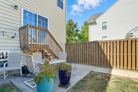 Tiny photo for 5730 Colts Gate Drive 43 #43, New Albany, OH 43054 (MLS # 225035255)