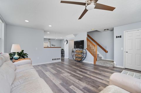 Tiny photo for 5730 Colts Gate Drive 43 #43, New Albany, OH 43054 (MLS # 225035255)
