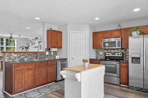 Tiny photo for 5730 Colts Gate Drive 43 #43, New Albany, OH 43054 (MLS # 225035255)